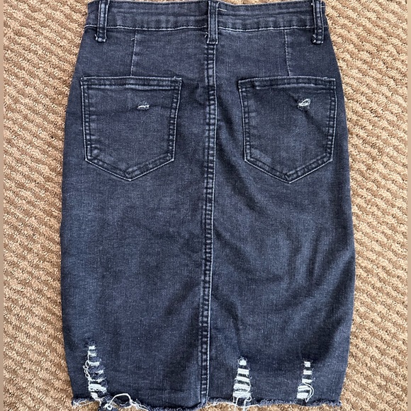 Black Denim Mini Skirt - Picture 4 of 7